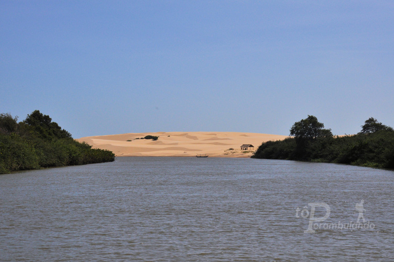 Um dos passeios em Parnaíba: A navegação no Delta do Rio de mesmo nome.